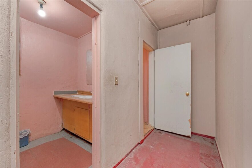More Photos Of 624 Park Blvd, Orange Cove General Retail For Sale