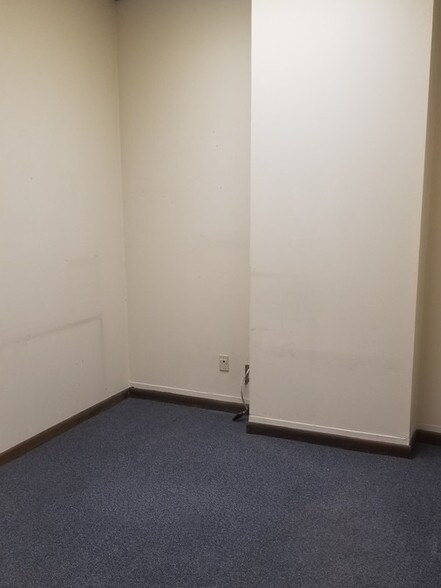 More Photos Of 505-511 5th St, Sioux City Office For Sale