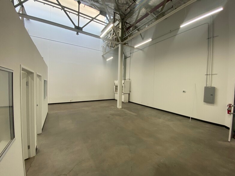 More Photos Of 1933 Davis St, San Leandro Storefront Retail Office For Lease