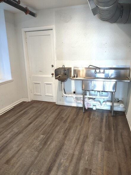More Photos Of 801 Church St, Lynchburg Office Residential For Lease