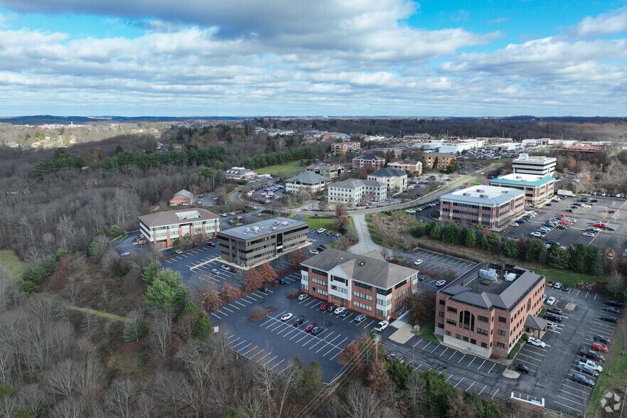 More Photos Of 6400 Brooktree Ct, Wexford Medical For Lease