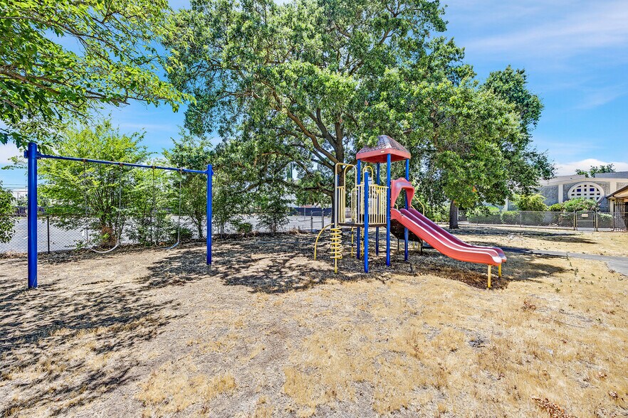 More Photos Of 1900 Potrero Way, Sacramento Religious Facility For Sale