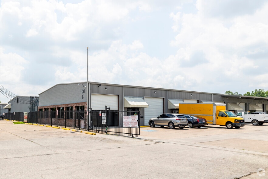 More Photos Of 130 Mitchell Rd, Houston Unknown For Lease