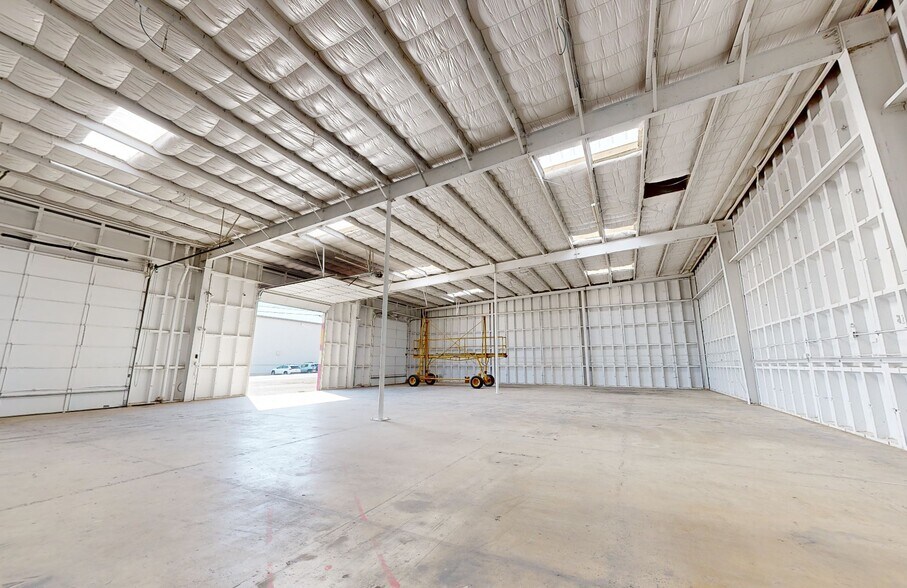 More Photos Of 625 Industrial Blvd, Austin Warehouse For Lease