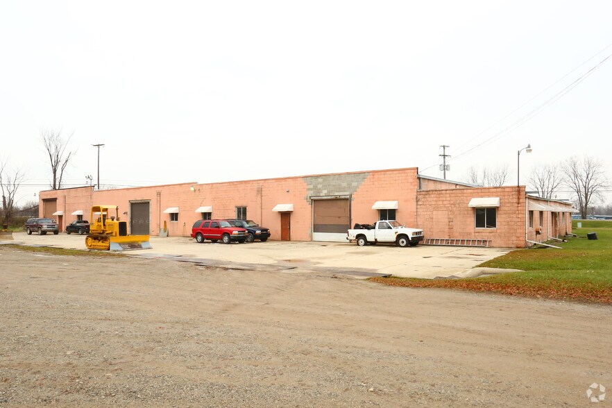 Primary Photo Of 2711 S M 52, Owosso Warehouse For Lease