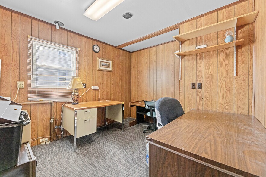 More Photos Of 293 N Ellsworth Ave, Salem Medical For Lease