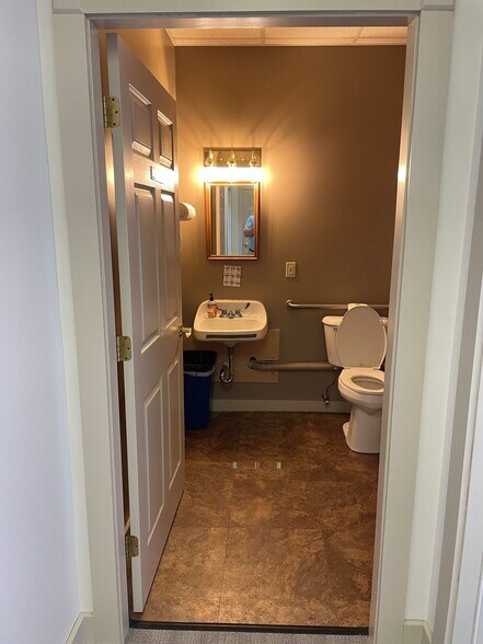 More Photos Of 41 Depot St, Bridgton Office For Lease