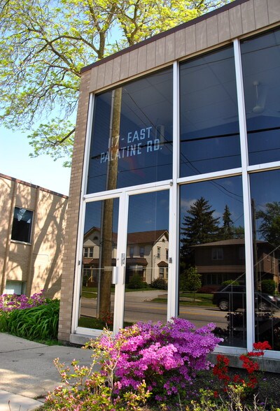More Photos Of 117 E Palatine Rd, Palatine Unknown For Lease