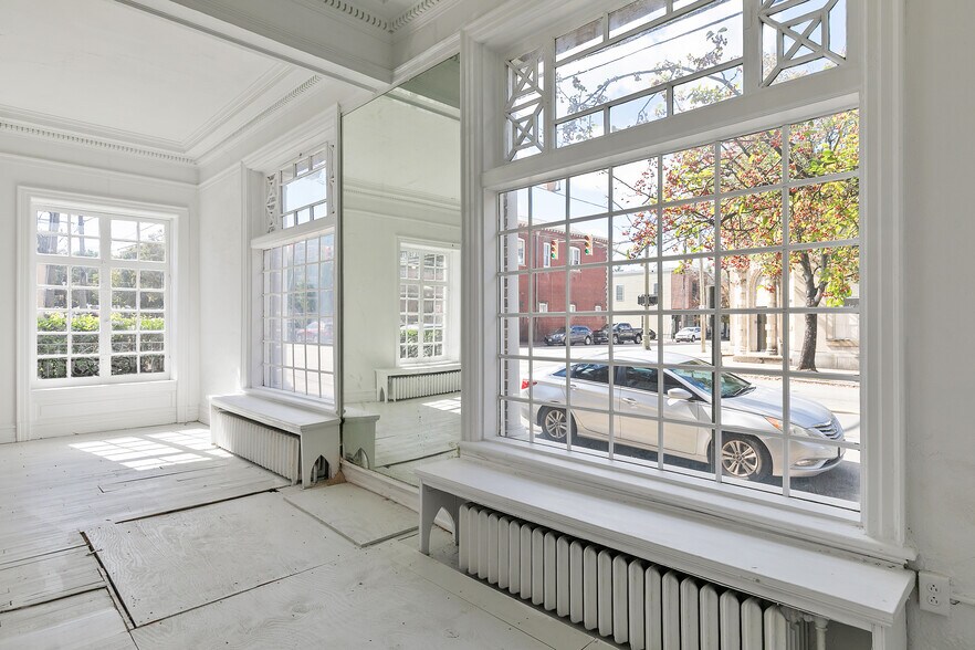 More Photos Of 2500 E Marshall St, Richmond Office For Sale