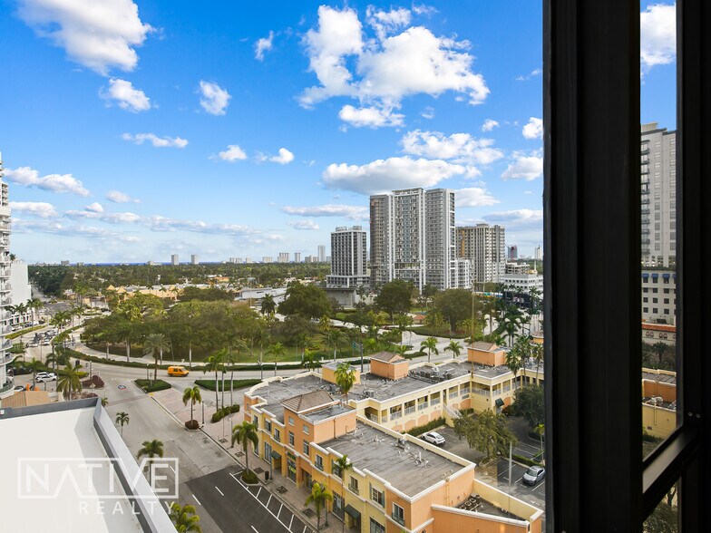 More Photos Of 1909 Tyler St, Hollywood Office For Lease