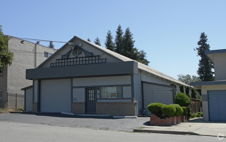 More Photos Of 296 Albion Ave, San Lorenzo Warehouse For Sale
