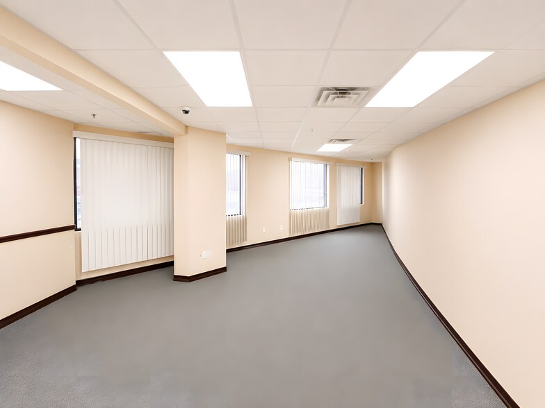 More Photos Of 1009 Brighton Beach Ave, Brooklyn Bank For Lease