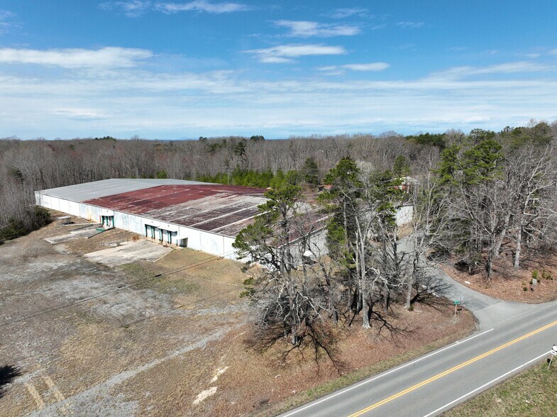 More Photos Of 1011 Drive in Rd, Nathalie Industrial For Sale