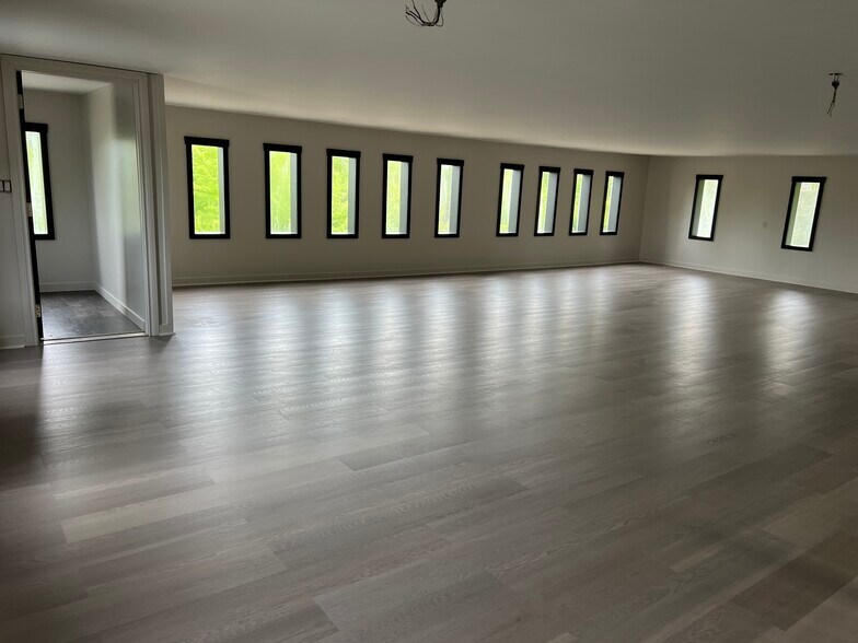 More Photos Of 22990 Highway 12/7, Brock Auto Repair For Sale