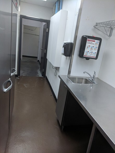 More Photos Of 683 10th St SW, Calgary Apartments For Sale