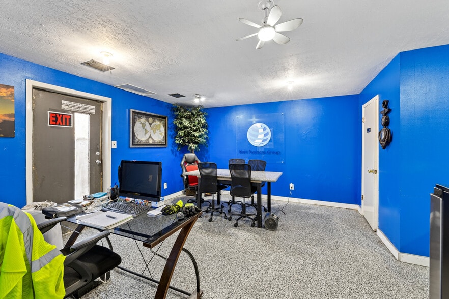 More Photos Of 6701 Almeda Genoa Rd, Houston Warehouse For Sale