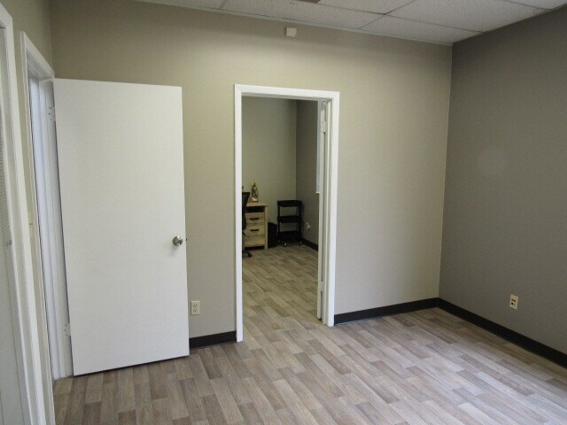 More Photos Of 4001 Confederate Point Rd, Jacksonville Medical For Sale