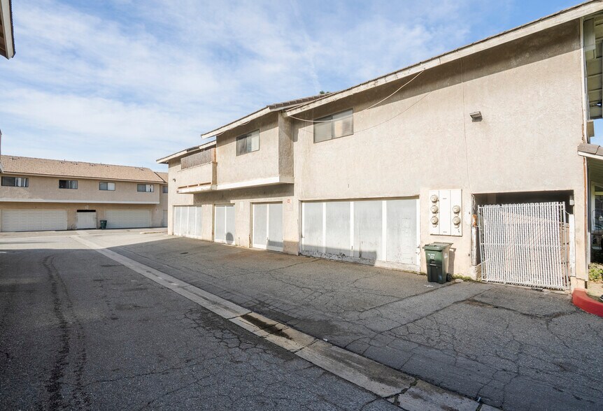 More Photos Of 721 Corvette Dr, Ontario Multifamily For Sale