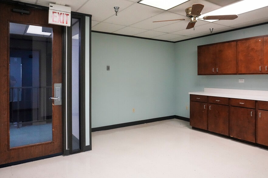 More Photos Of 5155 Flynn Pky, Corpus Christi Office For Lease