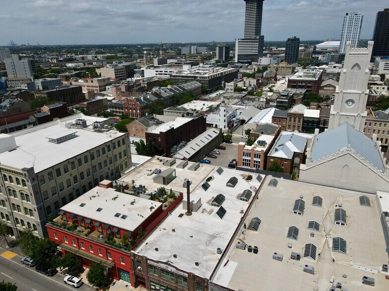 More Photos Of 747 Magazine St, New Orleans Office For Sale