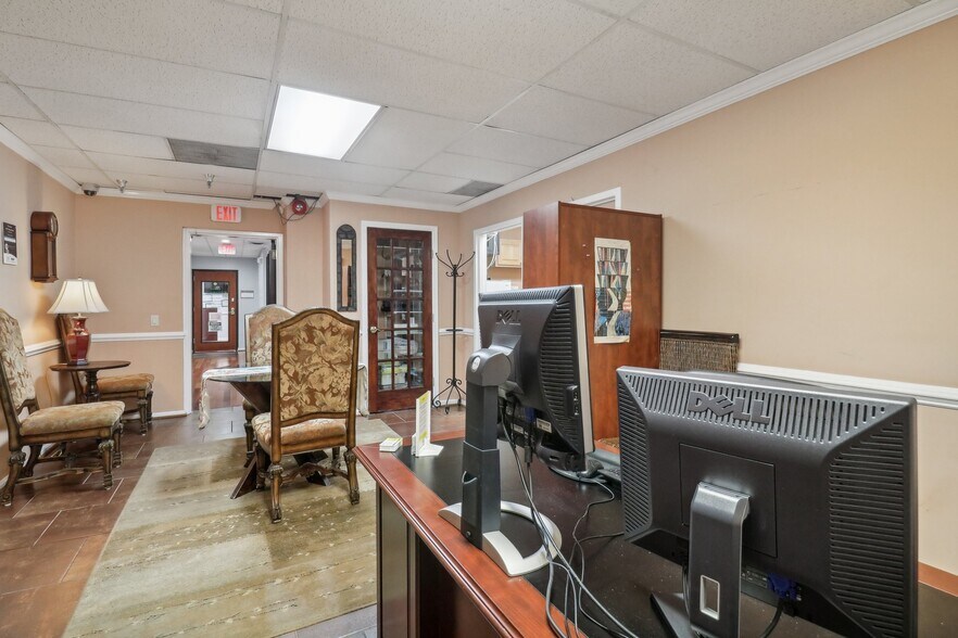 More Photos Of 2235 Cedar Ln, Vienna Office For Sale