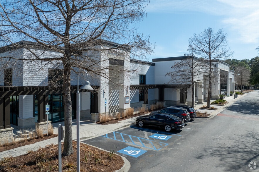 More Photos Of 774 S Shelmore Blvd, Mount Pleasant Unknown For Lease