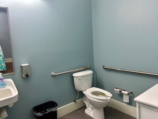 More Photos Of 961687 Gateway Blvd, Fernandina Beach Medical For Sale
