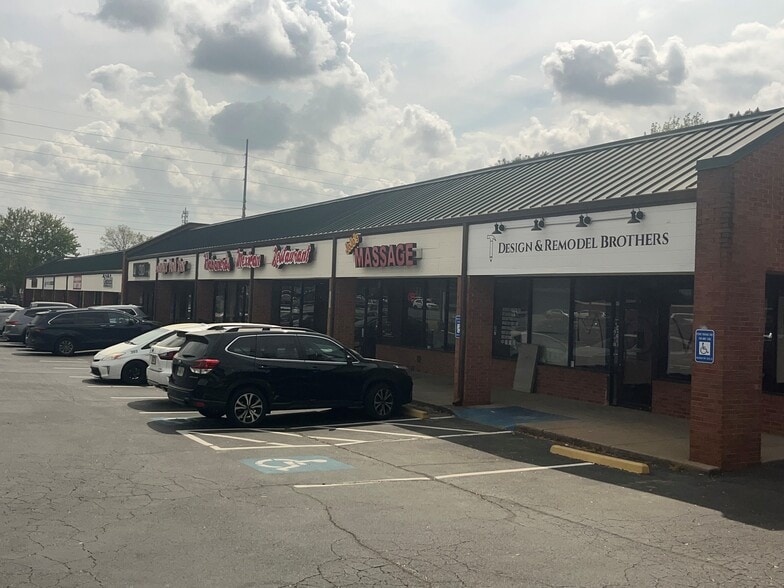 Primary Photo Of 9550 Main St, Woodstock Unknown For Lease