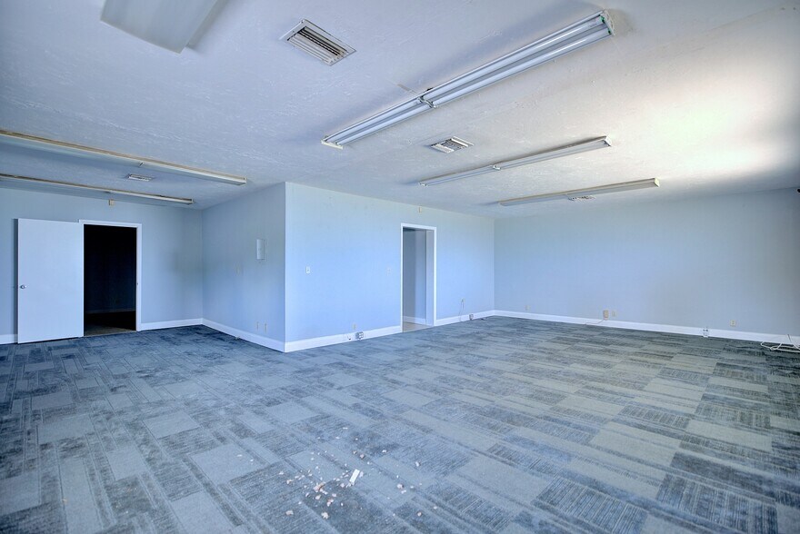 More Photos Of 10405 US Highway 27 S, Sebring Freestanding For Sale