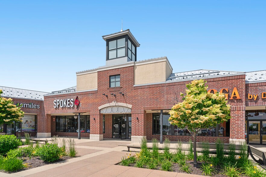 More Photos Of 101-295 Rice Lake Sq, Wheaton Supermarket For Sale