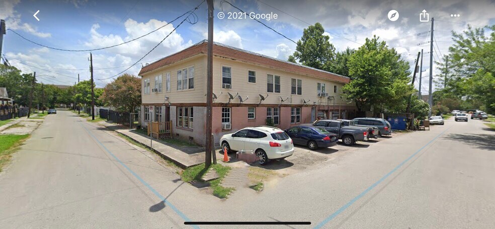 Primary Photo Of 2008 Fletcher St, Houston Apartments For Sale