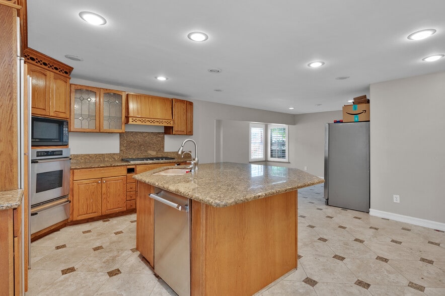 More Photos Of 801 W Whittier Blvd, La Habra Storefront Retail Residential For Sale