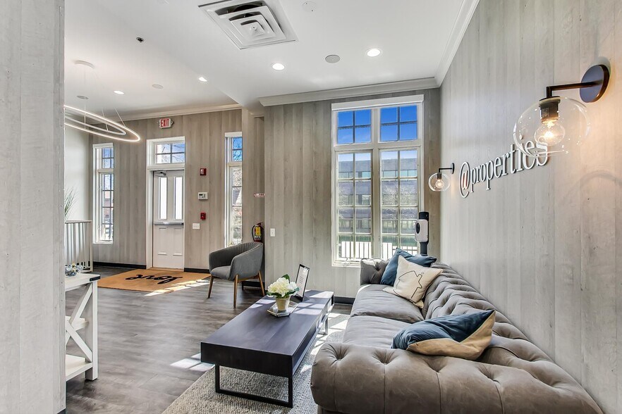 More Photos Of 324 W Touhy Ave, Park Ridge Office For Lease