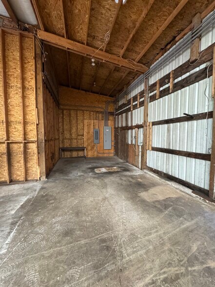 More Photos Of 76346 Barton Rd, Rainier Warehouse For Sale