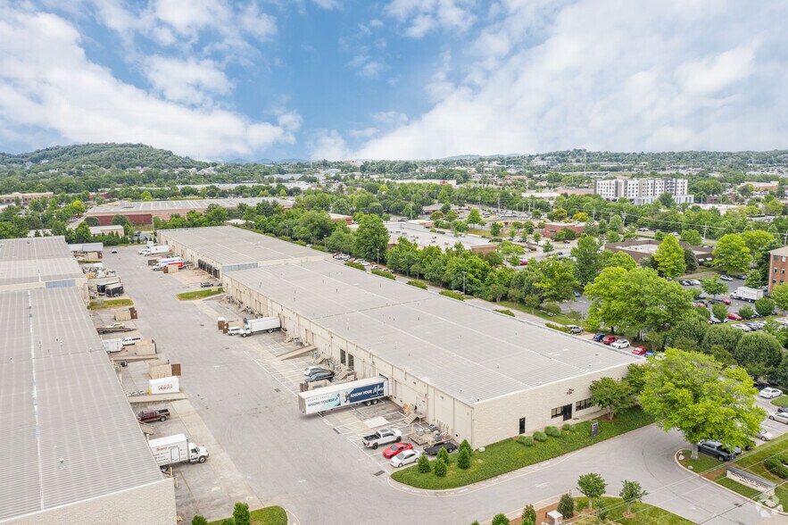 More Photos Of 7104 Crossroads Blvd, Brentwood Light Distribution For Lease