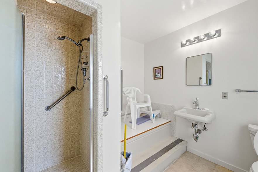 More Photos Of 3900 Balboa St, San Francisco Religious Facility For Sale