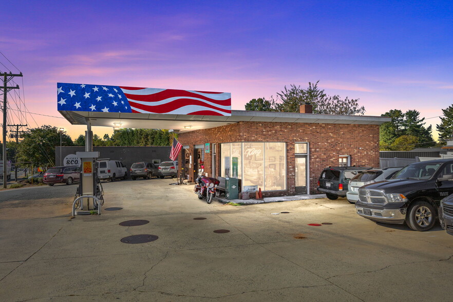 Primary Photo Of 204 Main St, King Convenience Store For Sale