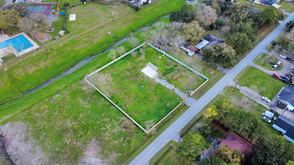 More Photos Of 12033 Bedford St, Houston Land For Sale