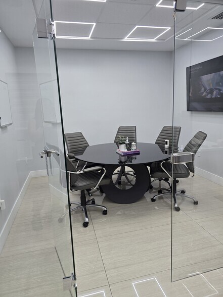More Photos Of 4696 NW 74th Ave, Miami Industrial For Lease