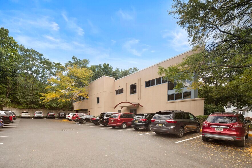 More Photos Of 265 Ackerman Ave, Ridgewood Medical For Lease