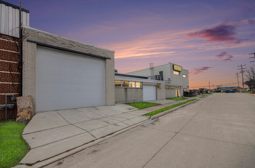 More Photos Of 25315 Kean St, Dearborn Industrial For Lease