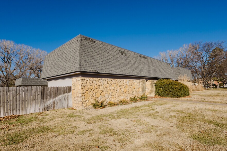 More Photos Of 3007 Sierra Pky, Hutchinson Apartments For Sale