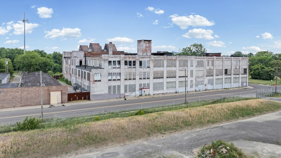 Primary Photo Of 4444 Lawton Ave, Detroit Warehouse For Sale