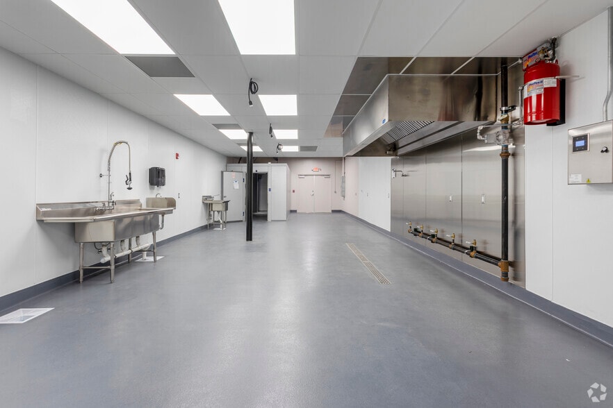 More Photos Of 3783 Presidential Pky, Atlanta Restaurant For Lease