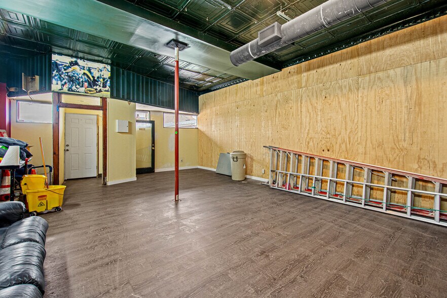 More Photos Of 305 Mill St, Coraopolis Storefront Retail Residential For Sale