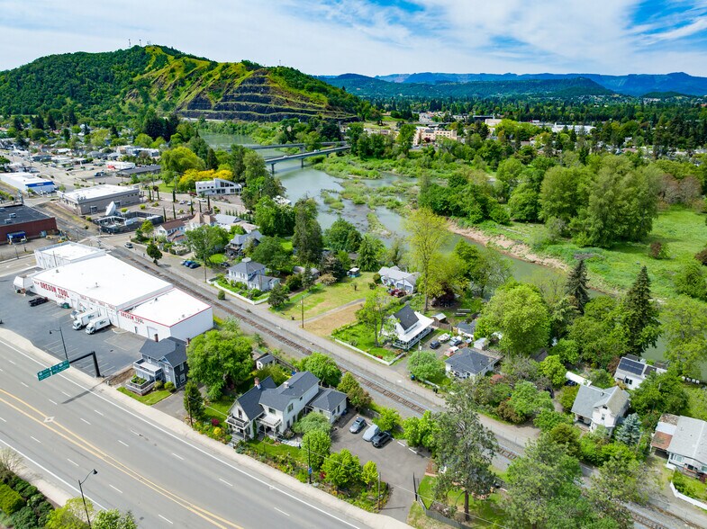 More Photos Of 236 SE Stephens St, Roseburg Hospitality For Sale