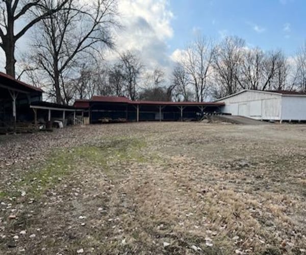 More Photos Of 1110 Dewey St, New Albany Flex For Sale