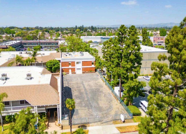 More Photos Of 1940 E 17th St, Santa Ana Office For Sale