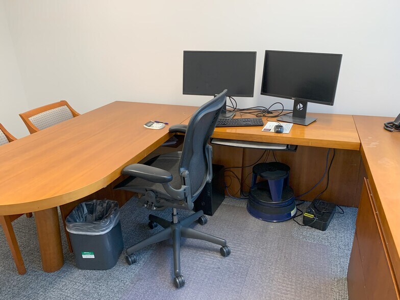 More Photos Of 255 Alhambra Cir, Coral Gables Office For Lease