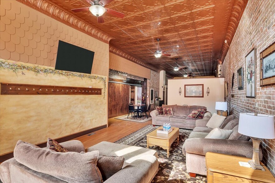 More Photos Of 68 Main St, Whitehall Flex For Sale